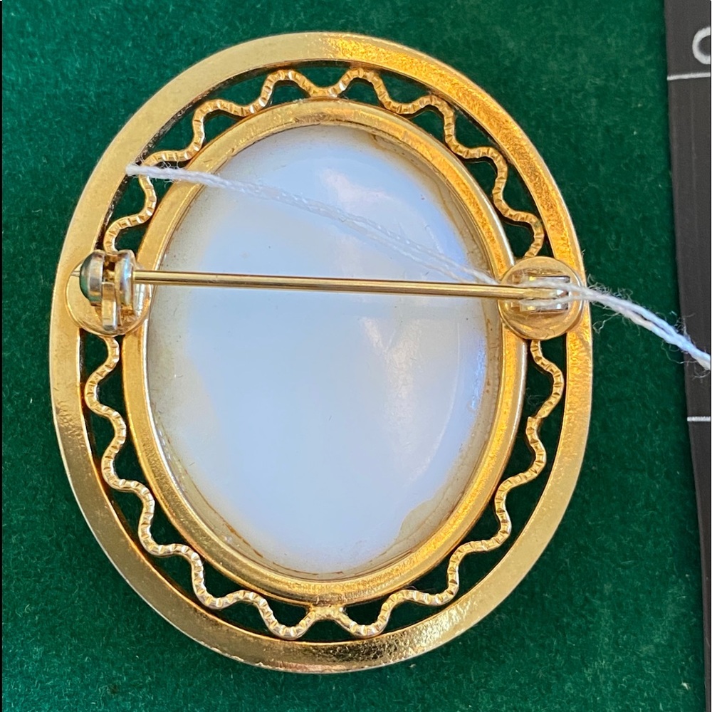 Vintage Cameo Brooch - Picture 4 of 5